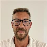 Passionné d' histoire et de géographie , titulaire d une Maitrise , ancien enseignant du secondaire .